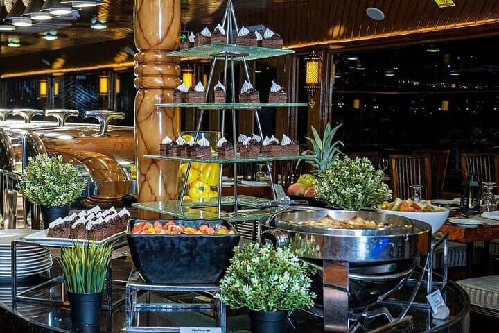 2 Hours Dhow Dinner Cruise with Helicopter Ride in Dubai