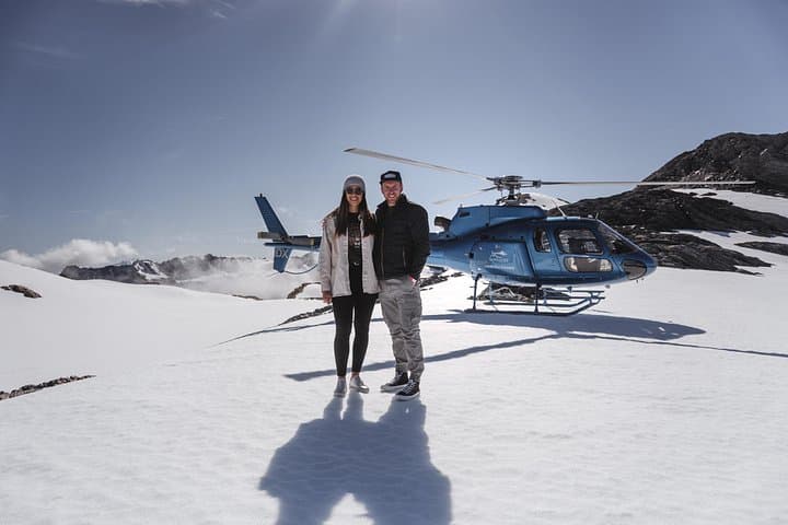 Private Flight: 4 Glaciers with 2 Snow Landings - 60mins