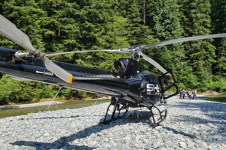 Coast Mountain Landing Helicopter Tours (Depart SKY Hangar)