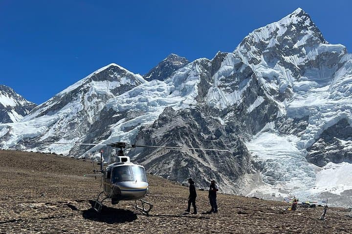 Private Helicopter Tour to Everest base Camp Kalapatthar Landing