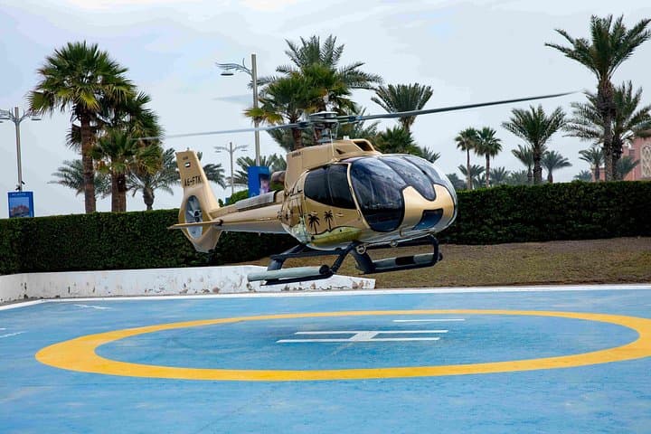 Dubai 12-Minute Helicopter Tour with Atlantis, The Palm Dinner