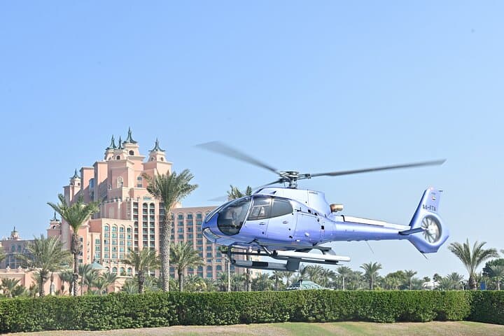 Exclusive 1 Hour Helicopter Flight Over Dubai up to 6 persons