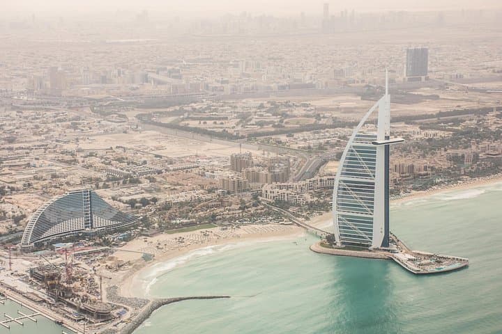 Dubai: Small-Group Helicopter Tour and Speedboat Ride