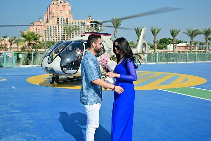 12-Minute Helicopter Tour & Desert Safari in Dubai combo