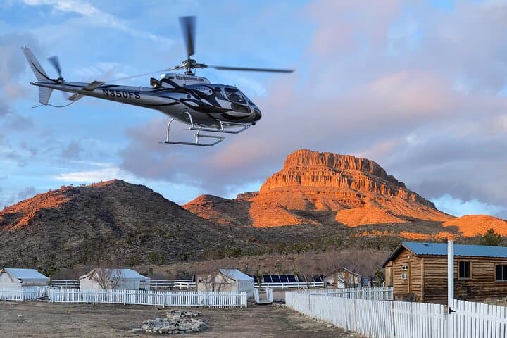 Grand Canyon Helicopter and Western Ranch Adventure landing tour