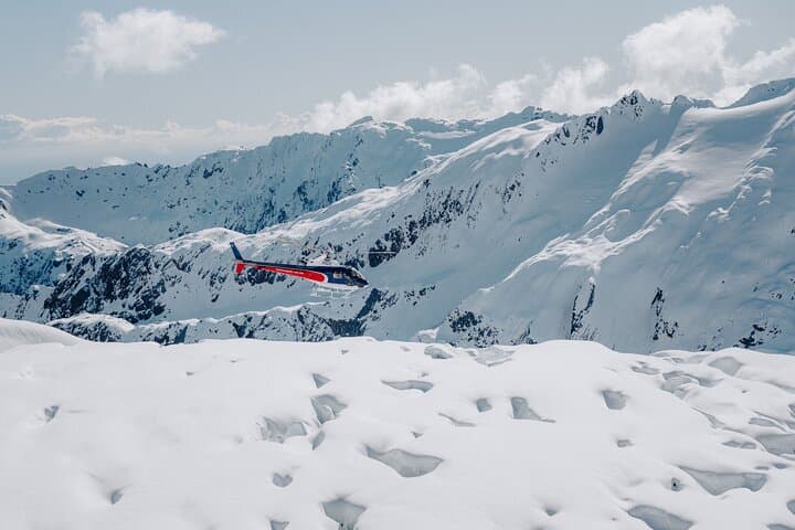 Franz Josef: Twin Glacier Helicopter Flight with Snow Landing