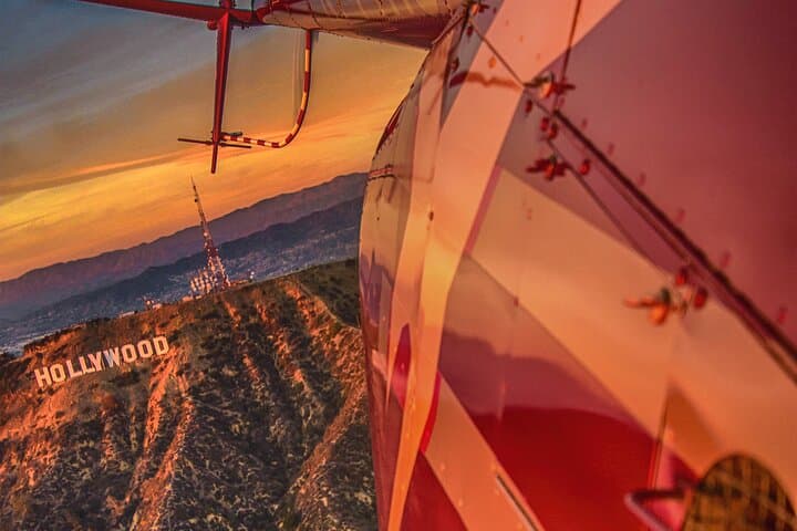 Private Helicopter Tour of Hollywood Sign, Beaches and More