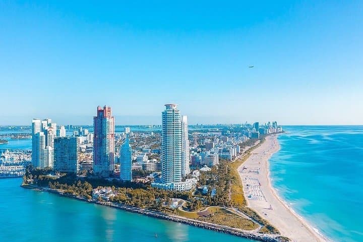 Miami Helicopter Tour: South Beach, Downtown & Islands