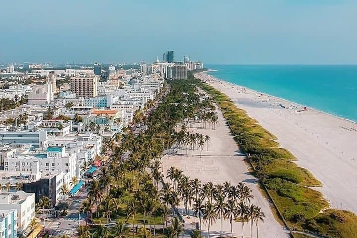 1-Hour Private Luxury Helicopter Tour of Miami
