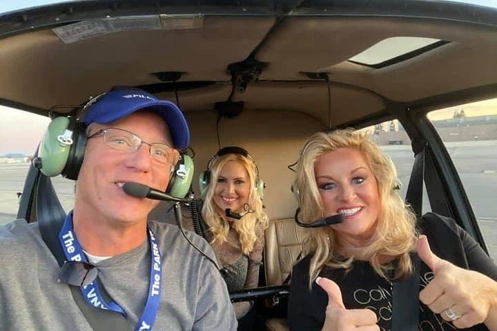 Helicopter Over Hollywood & Downtown LA–Discovery Heli Experience