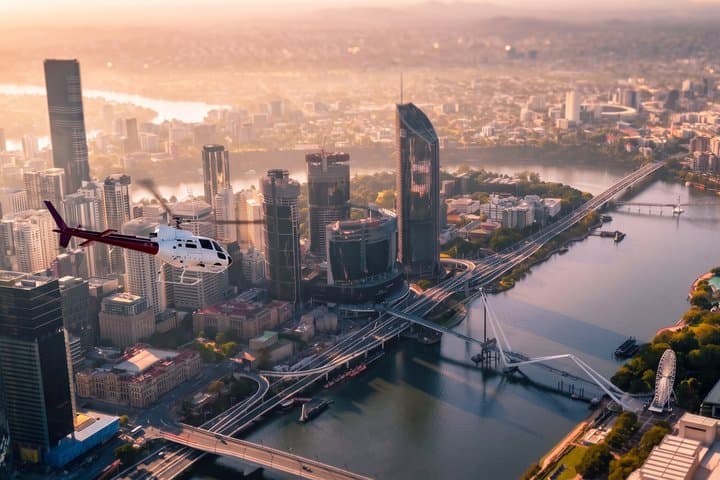 Private Helicopter Scenic Tour of Brisbane - 25min